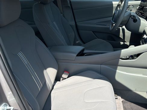 Certified 2023 Hyundai Elantra SEL w/ Convenience Package FWD image 25