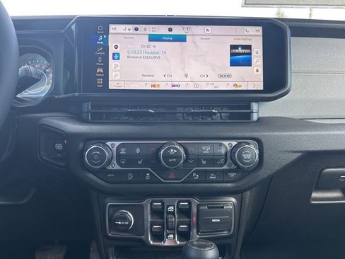 New 2026 Jeep Gladiator Sport image 18