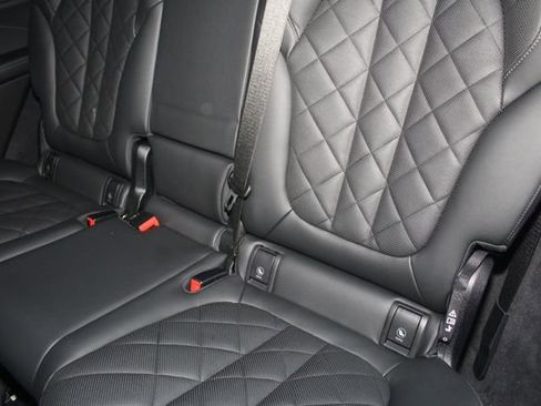 Used 2025 BMW X7 xDrive40i w/ Executive Package image 24