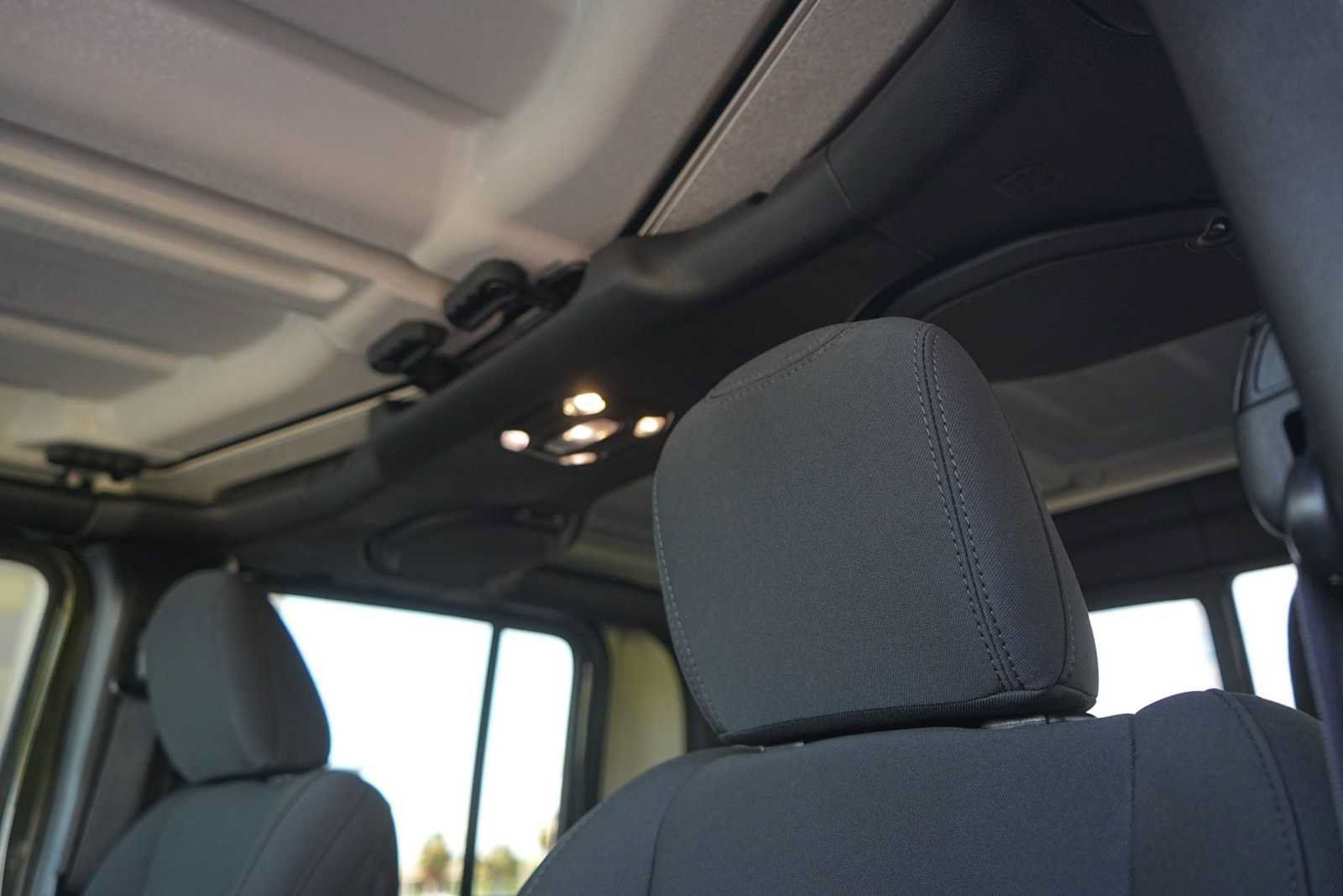 Used 2023 Jeep Gladiator Sport AWD/4WD image 26