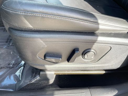 Used 2024 Kia Sorento S image 23