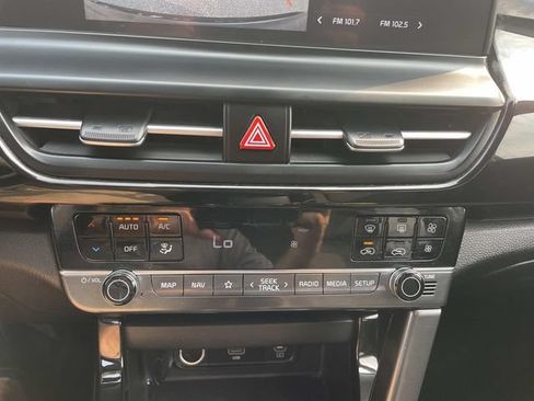Used 2024 Kia Seltos S AWD/4WD image 29