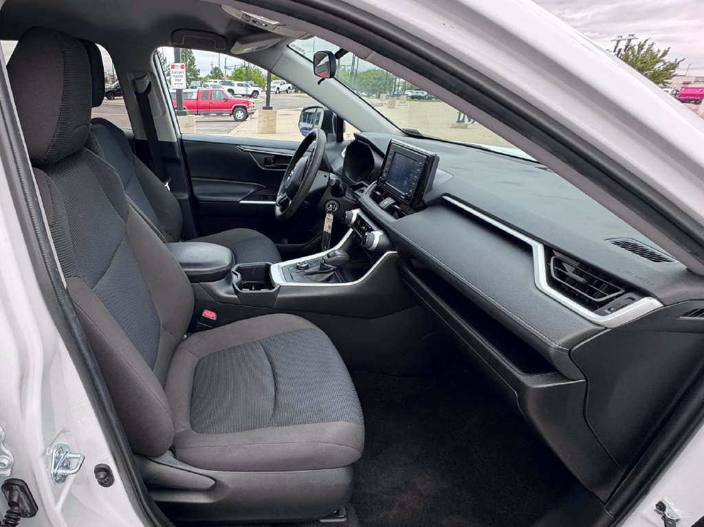 Used 2022 Toyota RAV4 LE AWD/4WD image 37