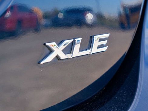 Used 2018 Toyota Camry L image 7