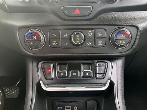 Used 2020 GMC Terrain Denali w/ GMC Pro Grade Package image 31