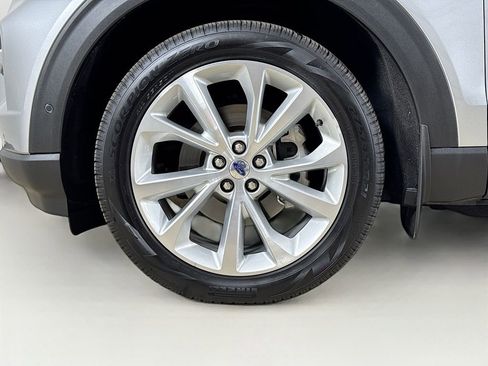 Used 2024 Ford Explorer Platinum w/ Technology Package image 27