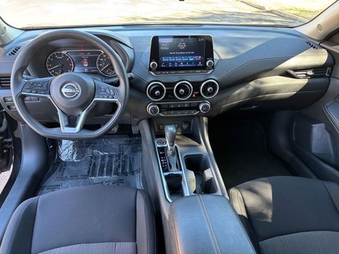 Used 2025 Nissan Sentra SV image 28