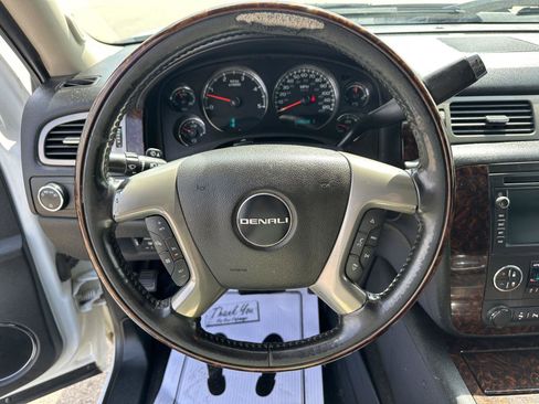 Used 2011 GMC Sierra 2500 Denali w/ Suspension Package, Off-Road AWD/4WD image 19