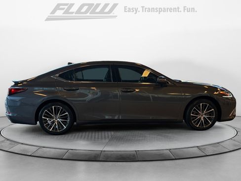 Used 2023 Lexus ES 350 w/ Premium Package image 9
