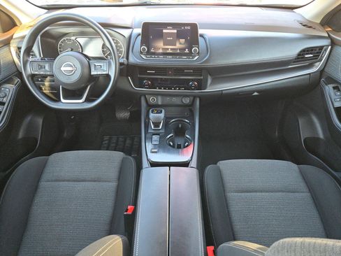 Used 2023 Nissan Rogue SV image 15