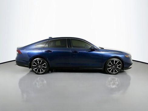 Used 2024 Honda Accord Touring image 7