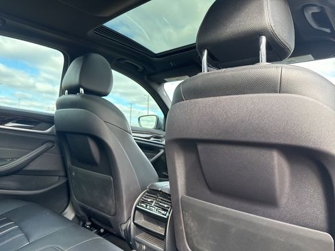 Used 2019 BMW 530i w/ Convenience Package image 17