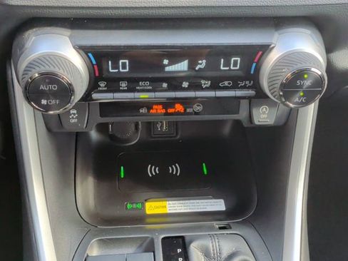 Used 2024 Toyota RAV4 XLE FWD image 22