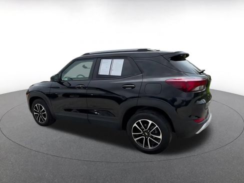 Used 2025 Chevrolet TrailBlazer LT FWD image 8