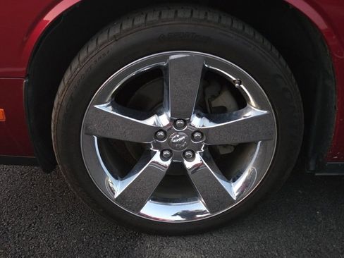 Used 2009 Dodge Challenger R/T image 21