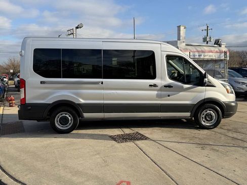 Used 2015 Ford Transit 350 XL image 4