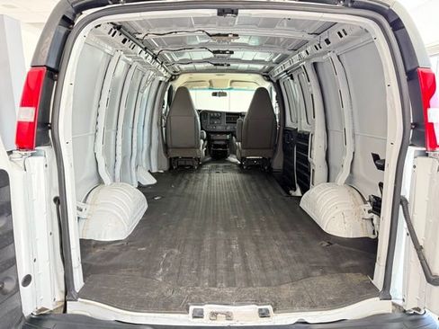Used 2020 GMC Savana 2500 image 8