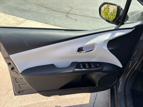 Used 2016 Toyota Prius Two FWD image 14