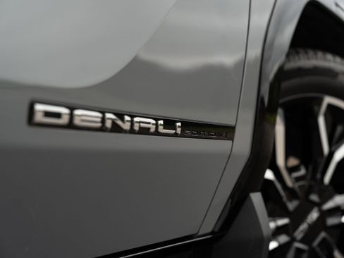 Used 2024 GMC Sierra EV Denali image 7