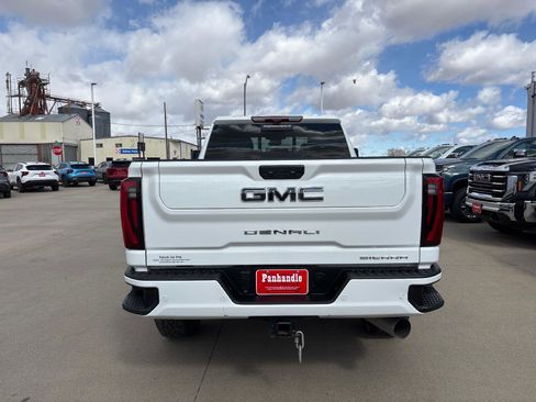 Used 2025 GMC Sierra 2500 Denali Ultimate image 4