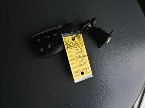 Used 2023 Chevrolet Suburban Premier image 21