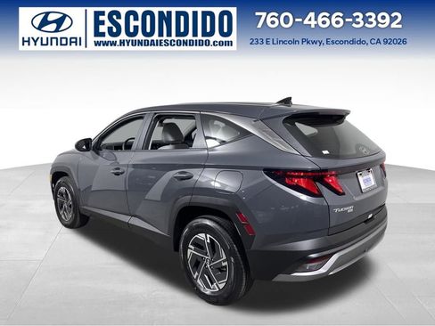 New 2026 Hyundai Tucson Blue SE image 3