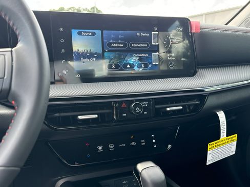 New 2025 Nissan Kicks SR w/ Interior Electronics Package image 25