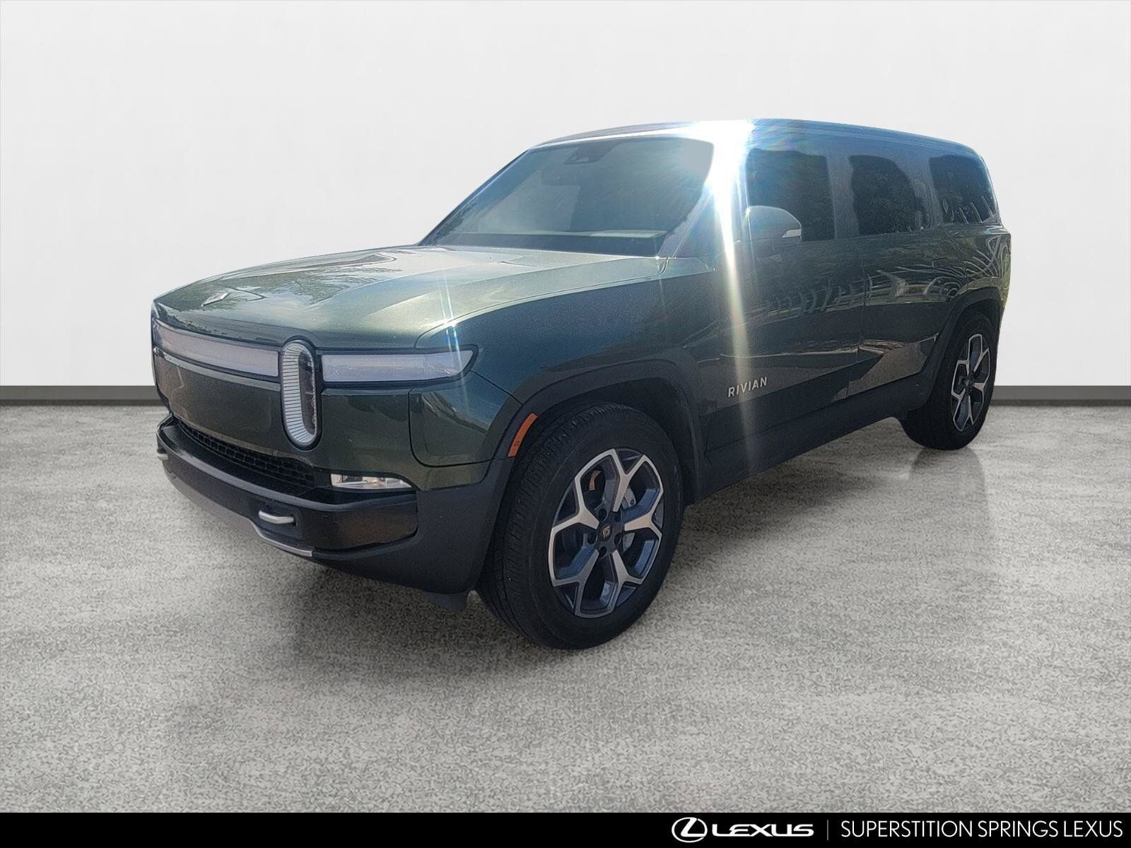 Used 2024 Rivian R1S Adventure Dual AWD/4WD image 4