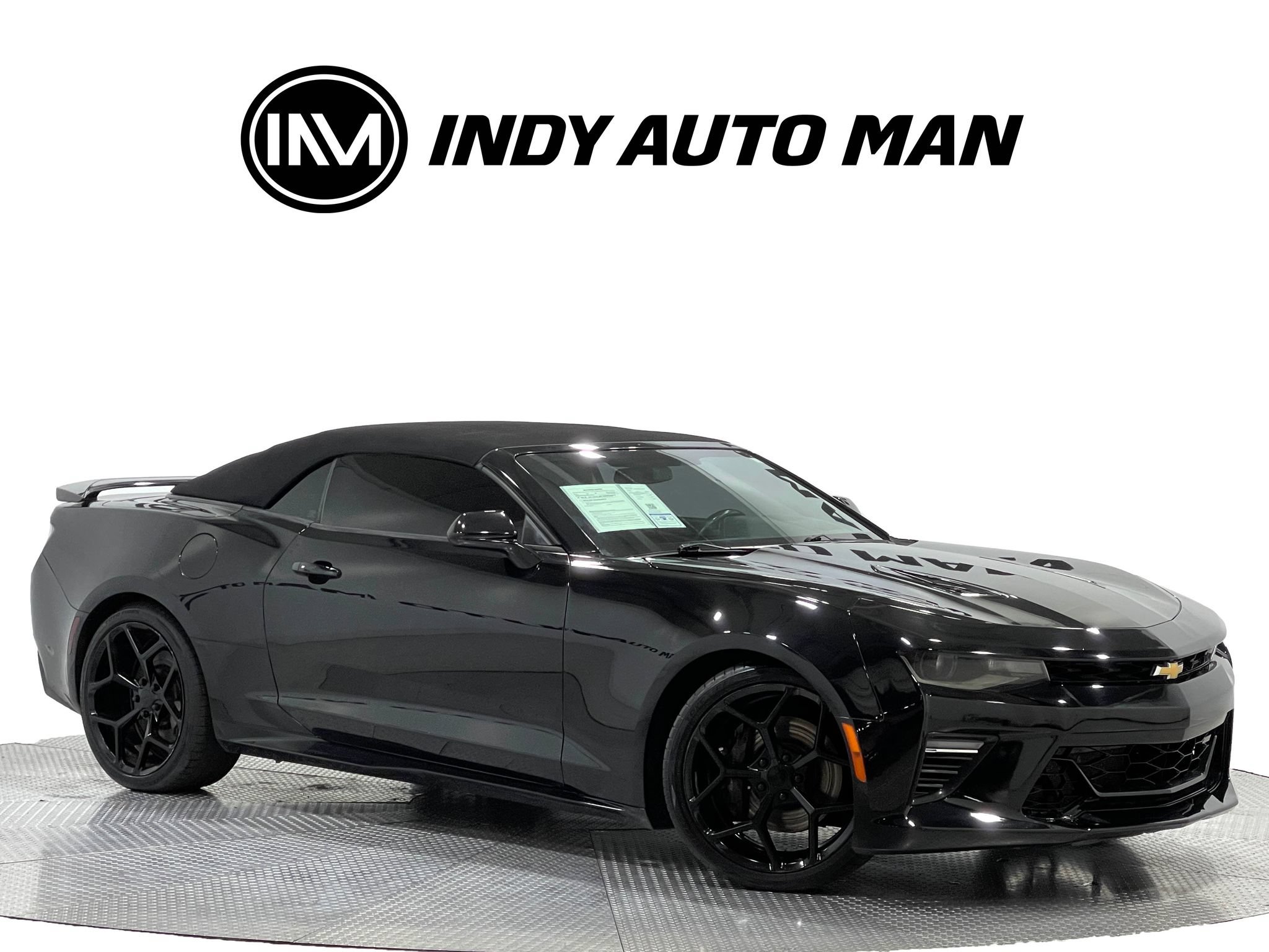 Used 2018 Chevrolet Camaro SS RWD image 2