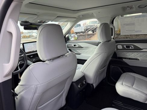 New 2026 Ford Explorer Platinum w/ LUX Leather Package image 15
