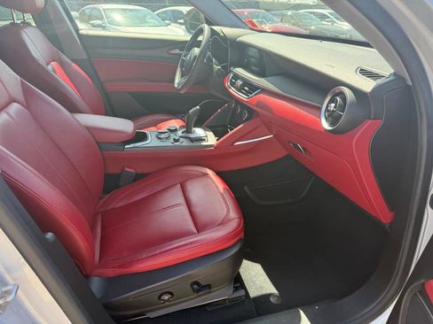 Used 2020 Alfa Romeo Stelvio Ti image 17