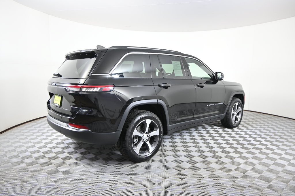 Used 2023 Jeep Grand Cherokee 4WD 4xe image 6