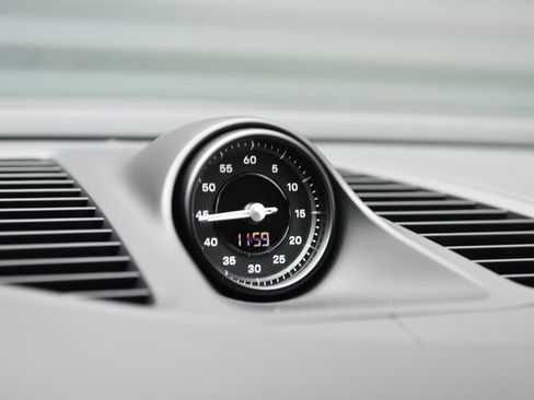 Certified 2025 Porsche Macan 4S Electric image 28