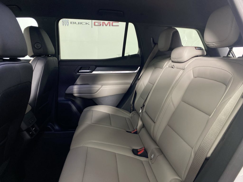 Used 2027 GMC Terrain Elevation w/ Elevation Premium Package FWD image 21