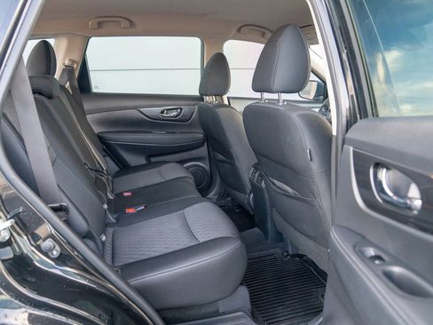 Used 2019 Nissan Rogue SV image 22