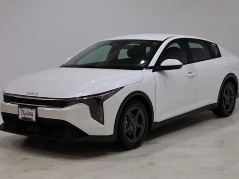 Used 2025 Kia K4 FWD image 3