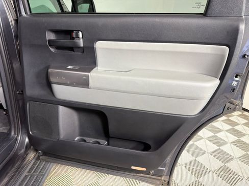 Used 2019 Toyota Sequoia SR5 w/ Premium Package RWD image 18