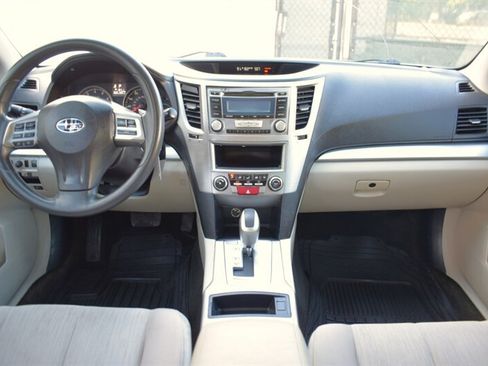 Used 2014 Subaru Outback 2.5i w/ Alloy Wheel Package AWD/4WD image 12