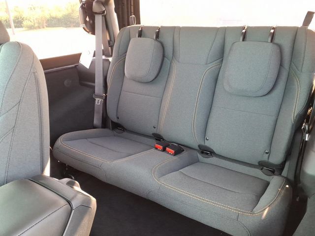 Used 2024 Jeep Wrangler Sport AWD/4WD image 18