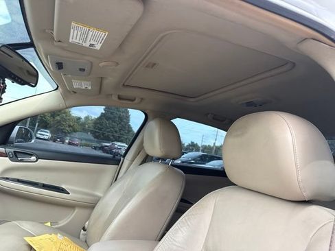 Used 2011 Chevrolet Impala LTZ FWD image 18