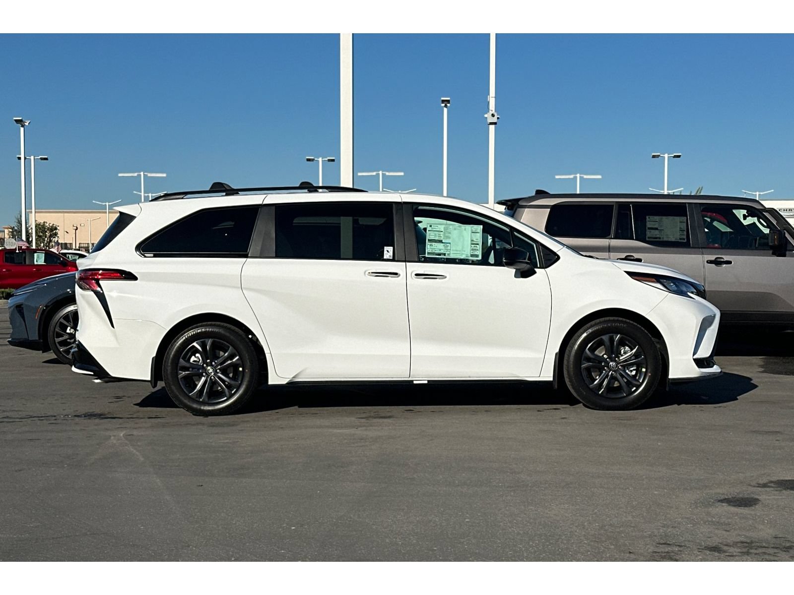 New 2026 Toyota Sienna XSE AWD/4WD image 3