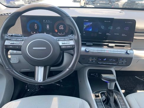 Used 2025 Hyundai Kona SEL AWD/4WD image 9