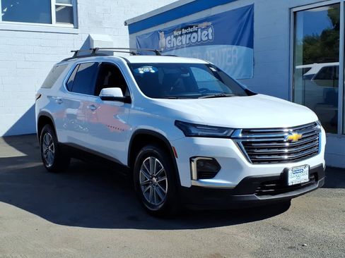 Used 2023 Chevrolet Traverse LT AWD/4WD image 1