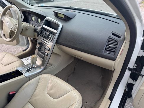 Used 2010 Volvo XC60 3.2 image 10