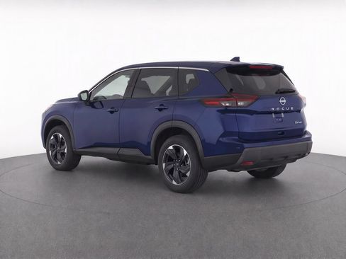 Used 2024 Nissan Rogue SV AWD/4WD image 2