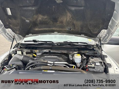 Used 2018 RAM 2500 Tradesman w/ Chrome Appearance Group image 27