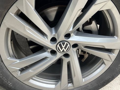 Certified 2024 Volkswagen Atlas Cross Sport SEL R-Line AWD/4WD image 12