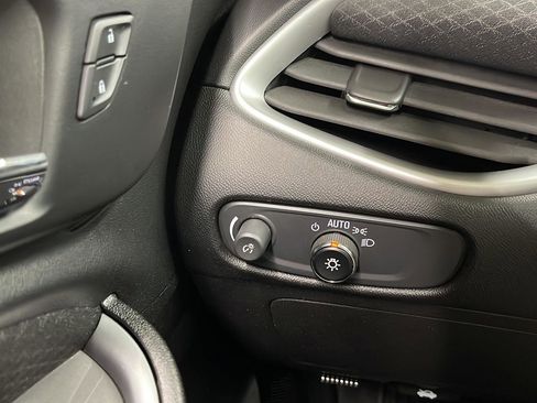 Used 2024 Chevrolet Malibu LT image 12