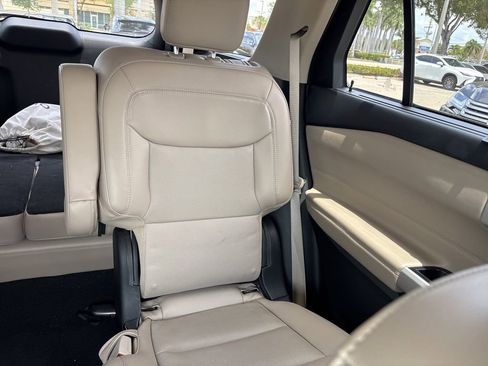 Used 2023 Ford Explorer Limited w/ Equipment Group 301A RWD image 23