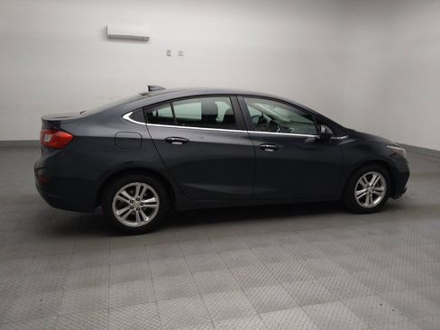 Used 2018 Chevrolet Cruze LT w/ Sun And Sound Package image 10